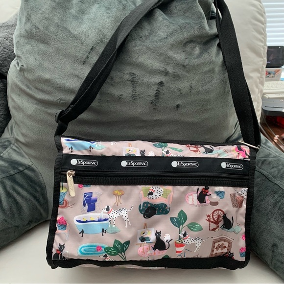 leSportsac crossbody bag with cat and dog print - Picture 3 of 9